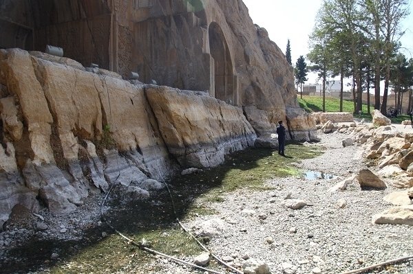 خشکی طاقستان