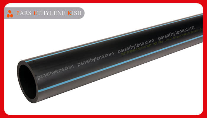 نمای نزدیک از لوله پلی اتیلن ۹۰ میلیمتر با فشار کاری ۱۰ اتمسفر مناسب آبیاری و انتقال آب